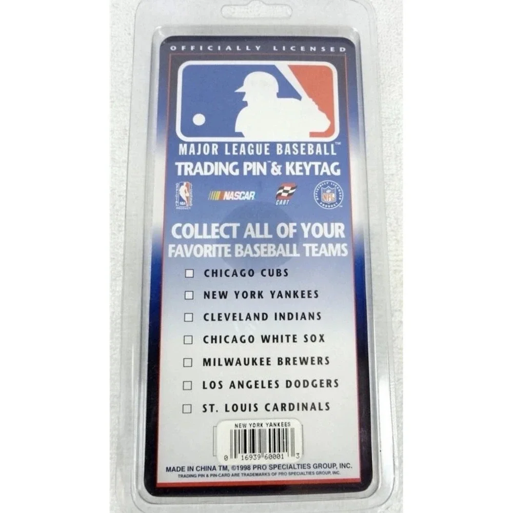 Limited Edition NY YANKEES‎ Keychain and Pin Set